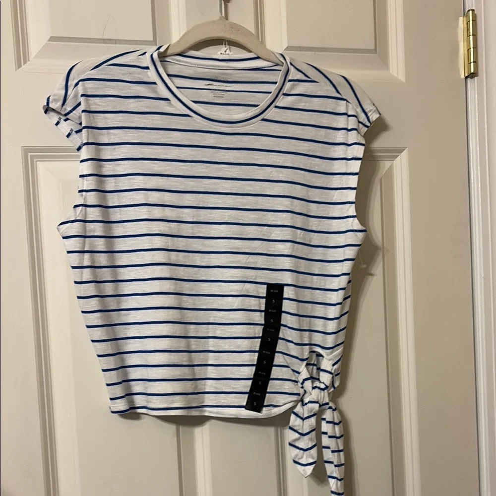 NWT Banana Republic Blue White Sleeveless Tee with Tie Front - Picture 9 of 12